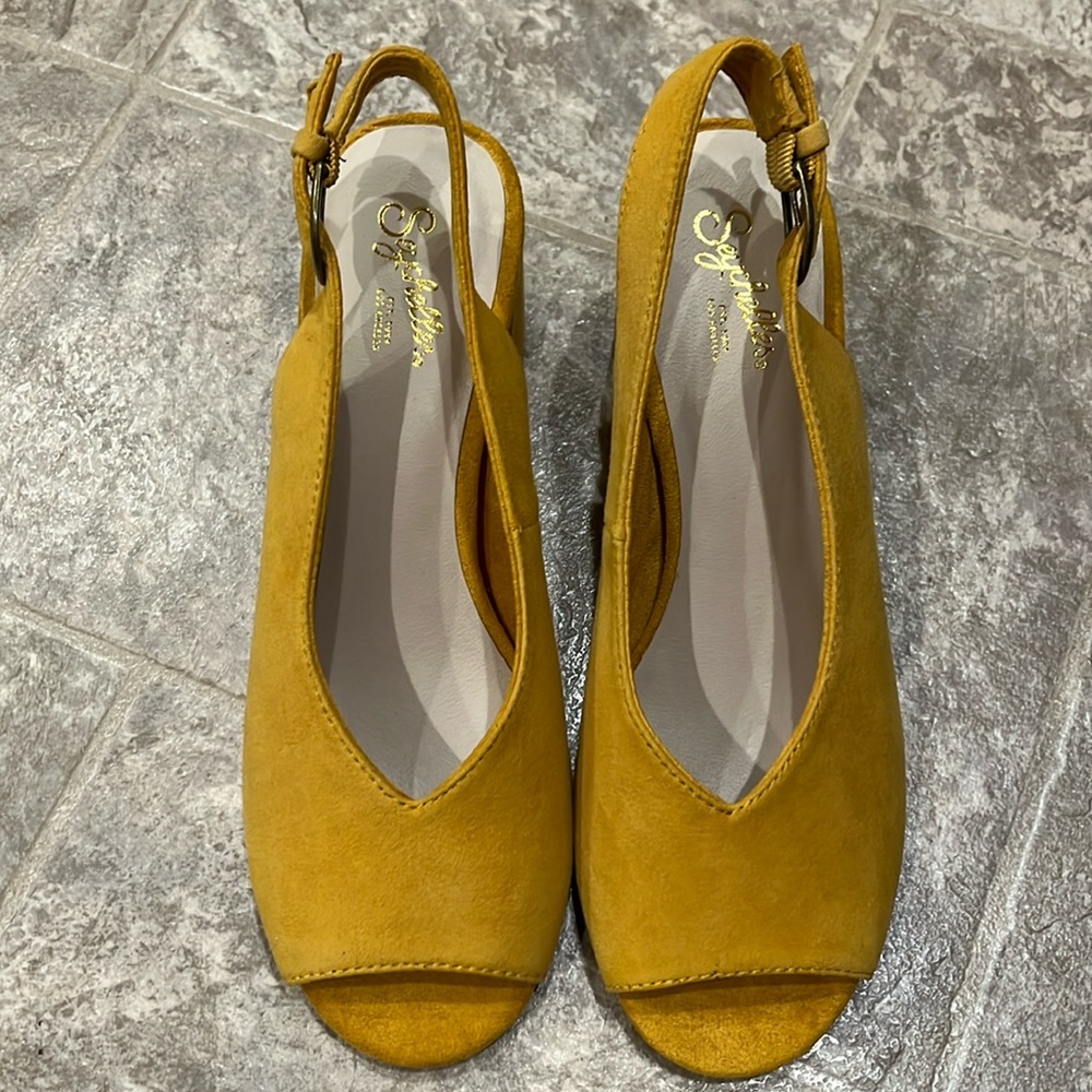 Seychelles: Women’s All-Leather Suede Heals